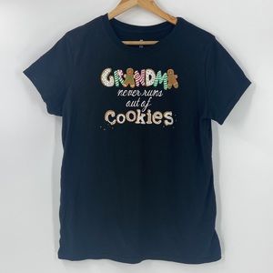 Grandma never runs out of cookies Christmas cotton tee shirt XL